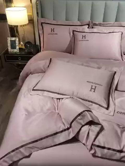 91家纺网 家纺一手货源 找家纺 首尔家纺 2026新款水洗真丝绣花四件套H系列 H-文雅粉