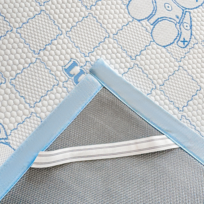 91家纺网 家纺一手货源 找家纺 家喜爱 2026新款冰感豆豆软凉席高克重加捻不起球-场景二 LUCK小冰熊-蓝