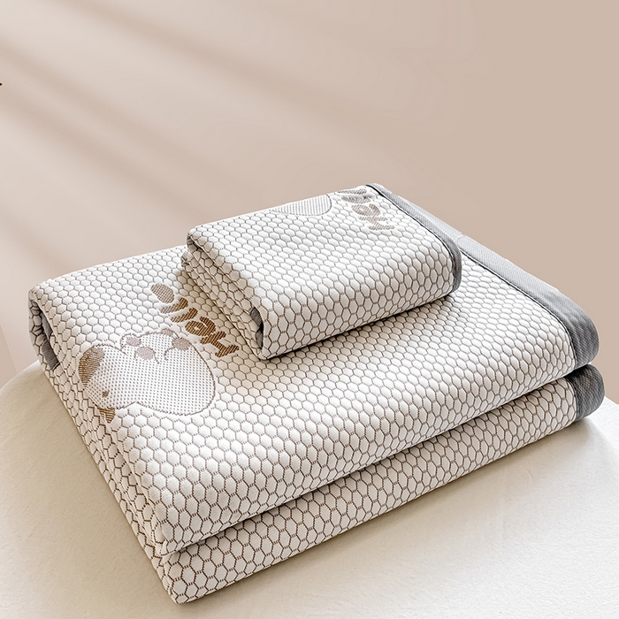 91家纺网 家纺一手货源 找家纺 家喜爱 2026新款冰感豆豆软凉席高克重加捻不起球-场景二 卡帕巴拉-咖色