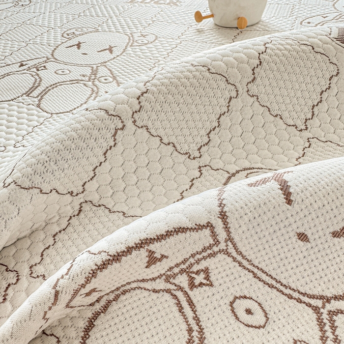 91家纺网 家纺一手货源 找家纺 家喜爱 2026新款冰感豆豆软凉席高克重加捻不起球-场景二 LUCK小冰熊-咖