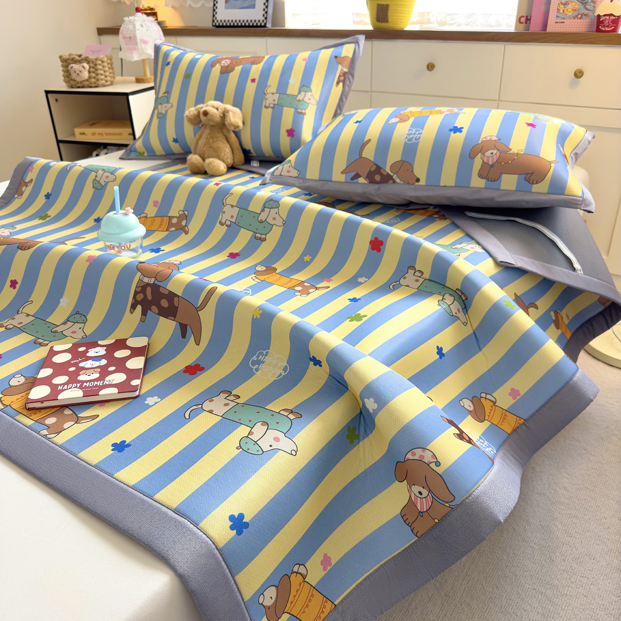 91家纺网 家纺一手货源 找家纺 圣比熊 2026新款烫光数码印花冰丝凉席 条纹萌觉