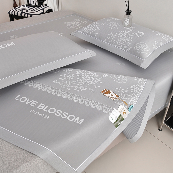 91家纺网 家纺一手货源 找家纺 小牛席业 2026新款PE凉感清新叶语冰丝席凉席席子 灰色