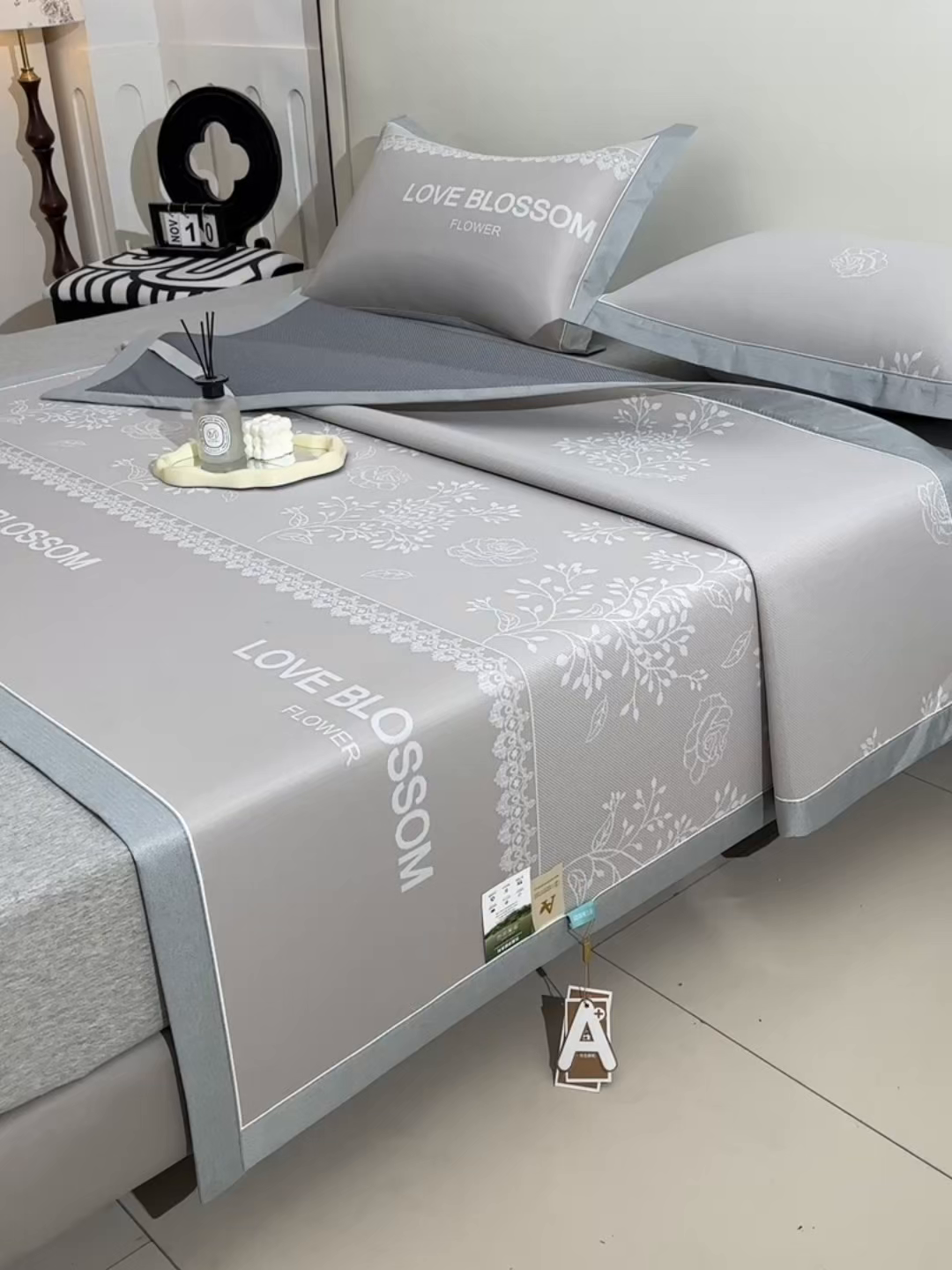 91家纺网 家纺一手货源 找家纺 小牛席业 2026新款PE凉感清新叶语冰丝席凉席席子 香槟