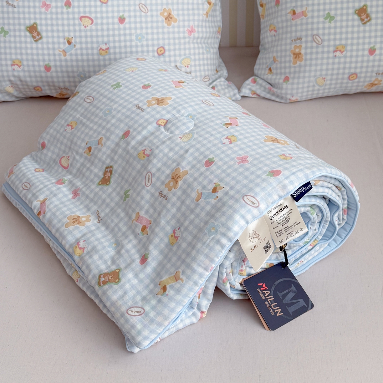 91家纺网 家纺一手货源 找家纺 麦伦家居 2026新品双层纱小冰皮夏被夏凉被空调被 蓝格甜熊