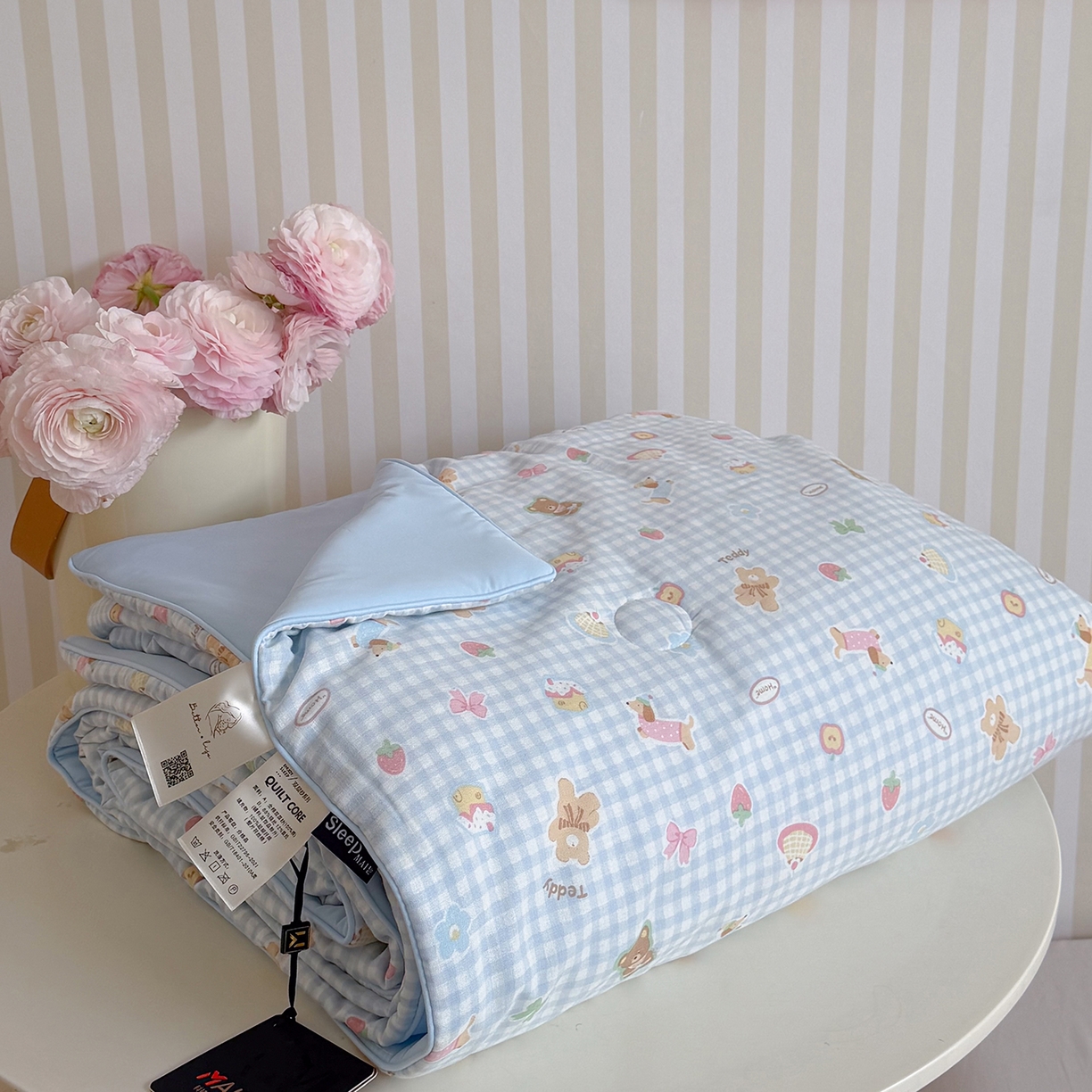 91家纺网 家纺一手货源 找家纺 麦伦家居 2026新品双层纱小冰皮夏被夏凉被空调被 蓝格甜熊