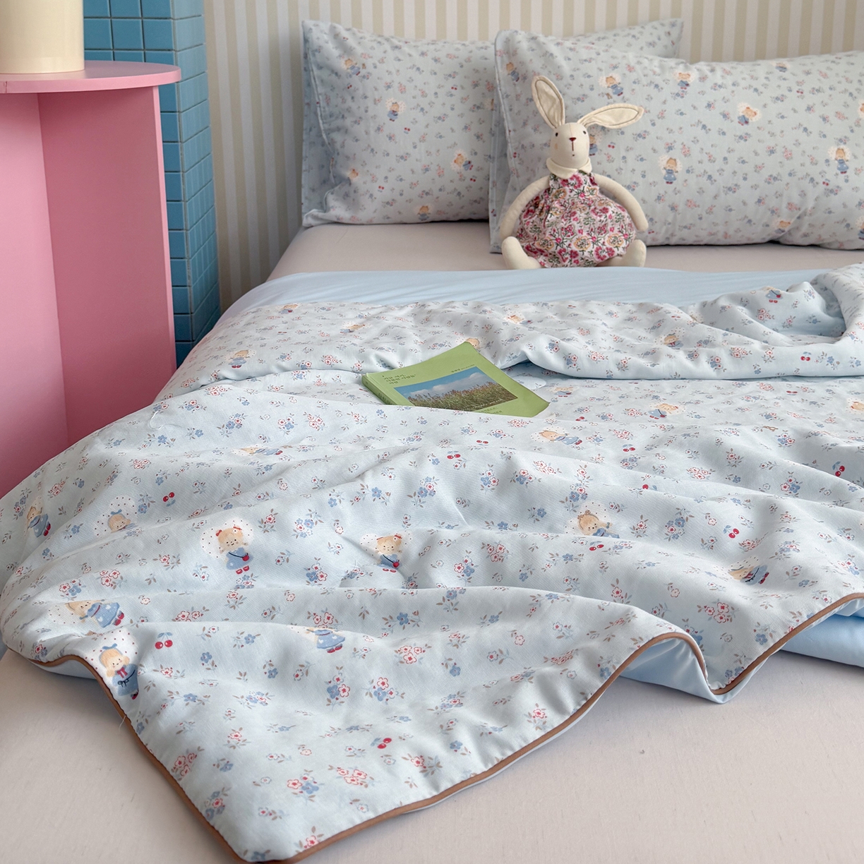 91家纺网 家纺一手货源 找家纺 麦伦家居 2026新品双层纱小冰皮夏被夏凉被空调被 樱蓝少女