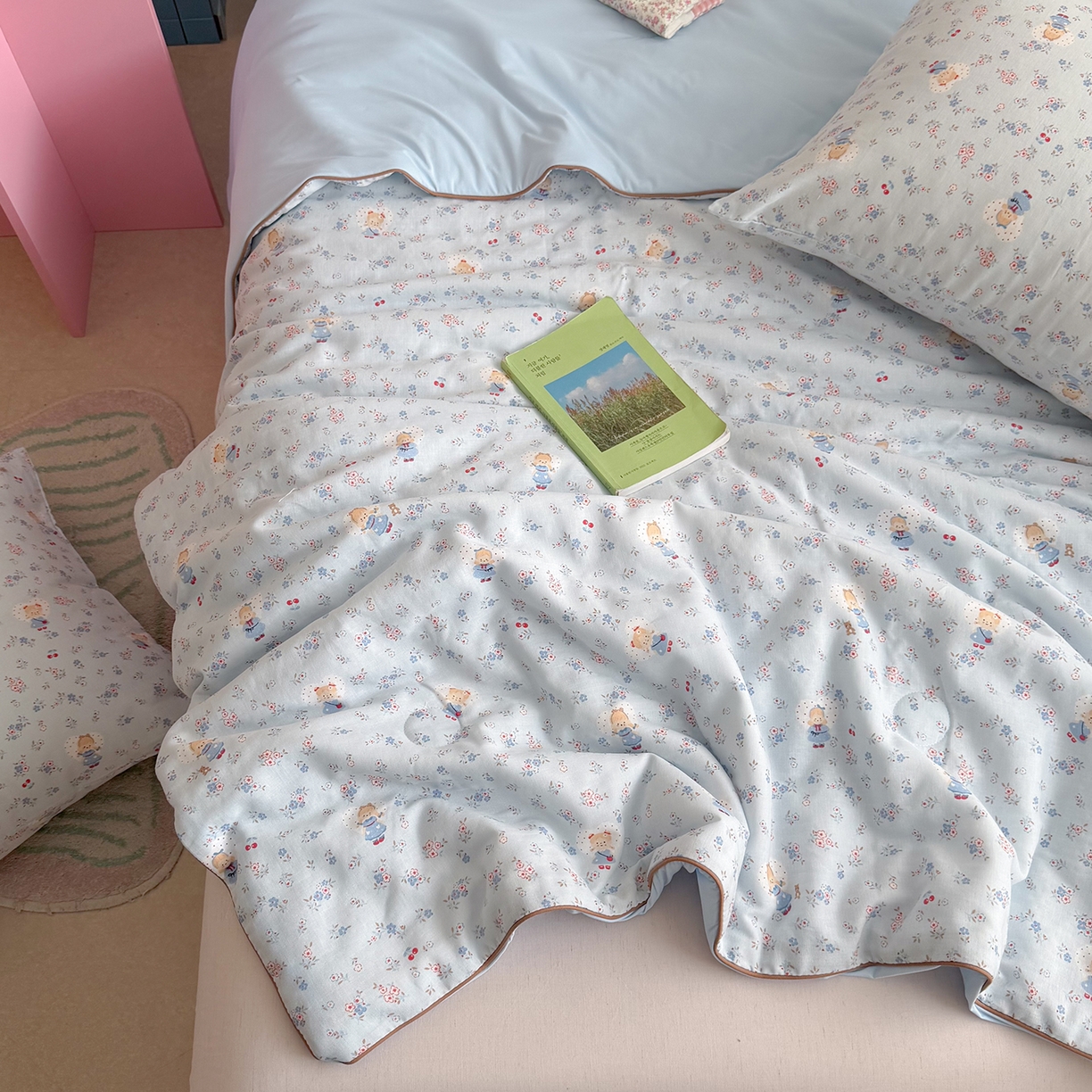 91家纺网 家纺一手货源 找家纺 麦伦家居 2026新品双层纱小冰皮夏被夏凉被空调被 樱蓝少女