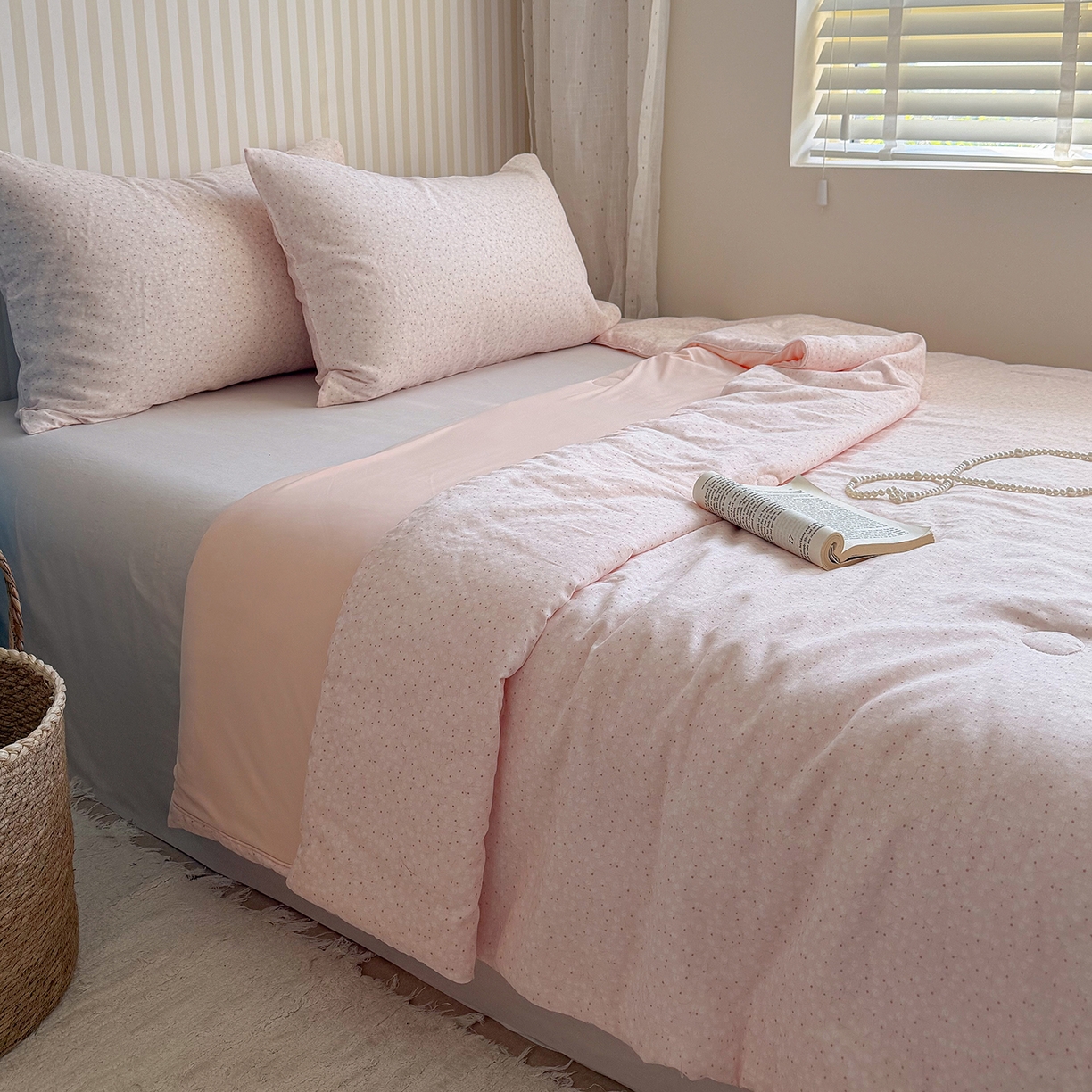 91家纺网 家纺一手货源 找家纺 麦伦家居 2026新品双层纱小冰皮夏被夏凉被空调被 漫天星辰粉