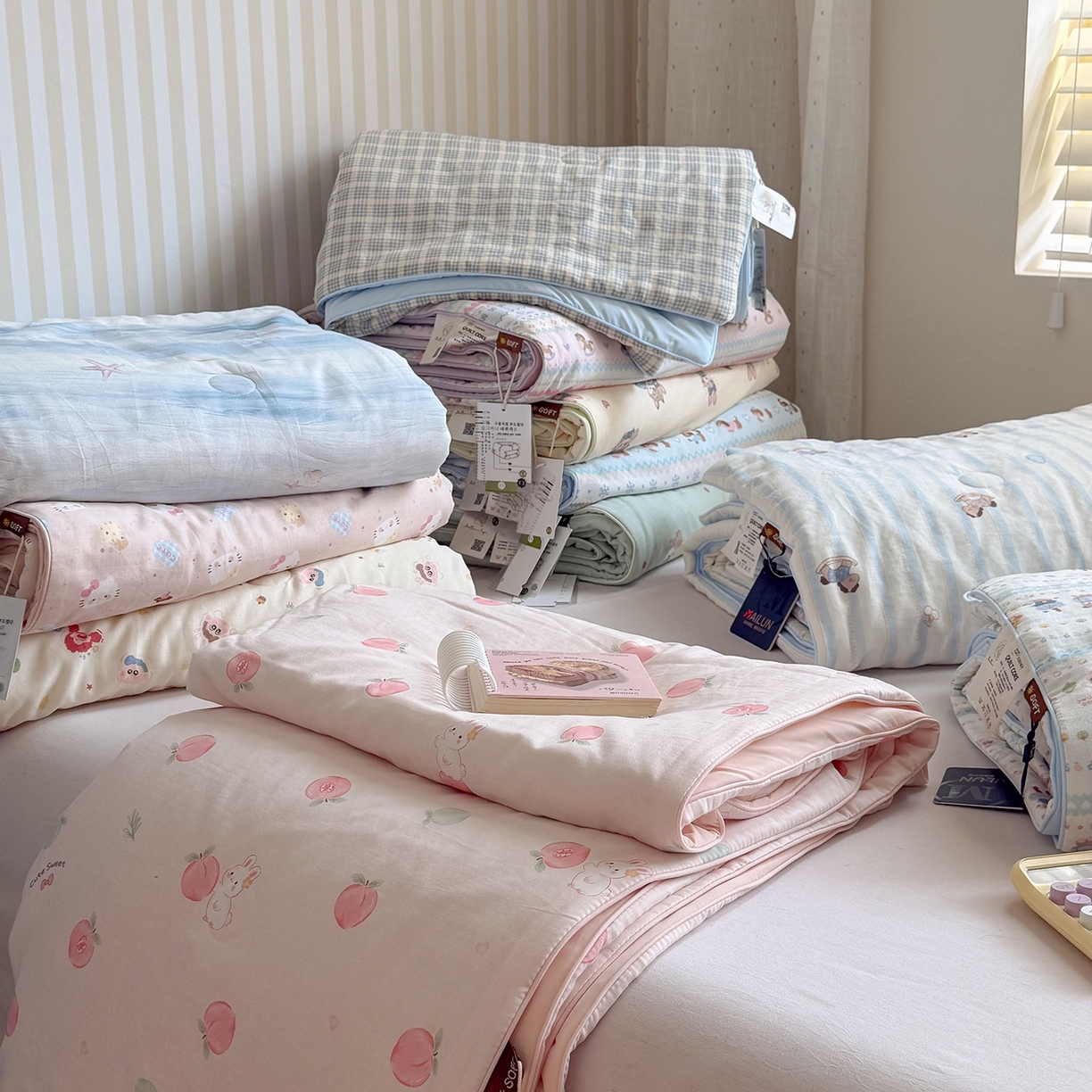 91家纺网 家纺一手货源 找家纺 麦伦家居 2026新品双层纱小冰皮夏被夏凉被空调被 组合图仅供展示不可下单