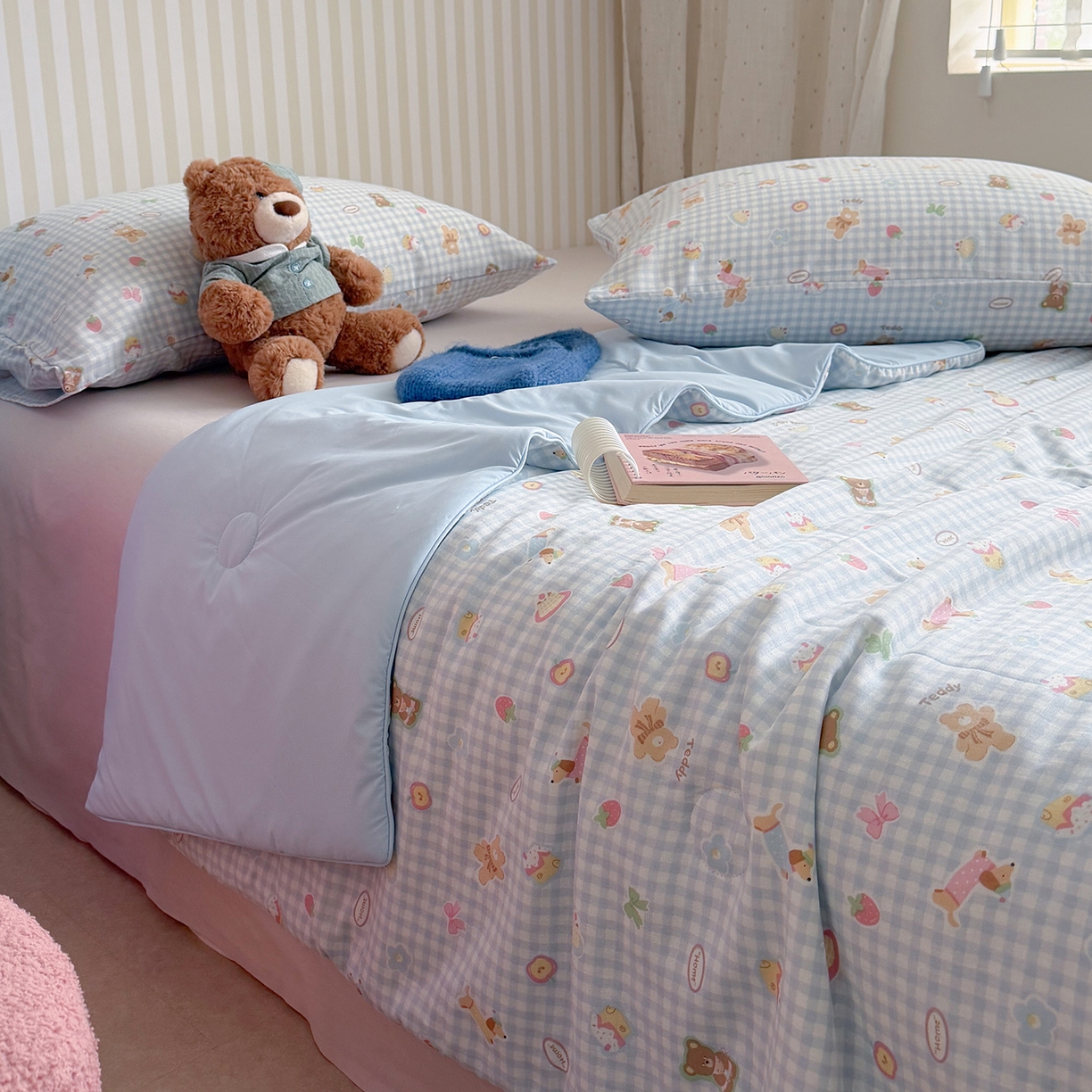 91家纺网 家纺一手货源 找家纺 麦伦家居 2026新品双层纱小冰皮夏被夏凉被空调被 蓝格甜熊