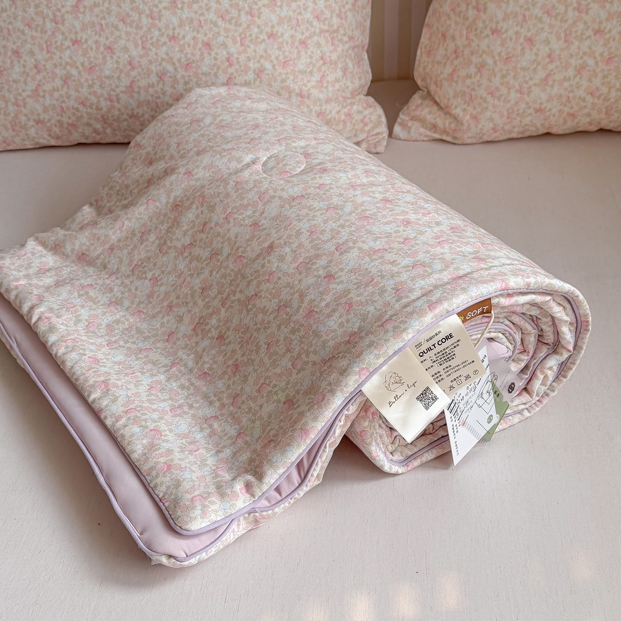 91家纺网 家纺一手货源 找家纺 麦伦家居 2026新品双层纱小冰皮夏被夏凉被空调被 樱花奶冻