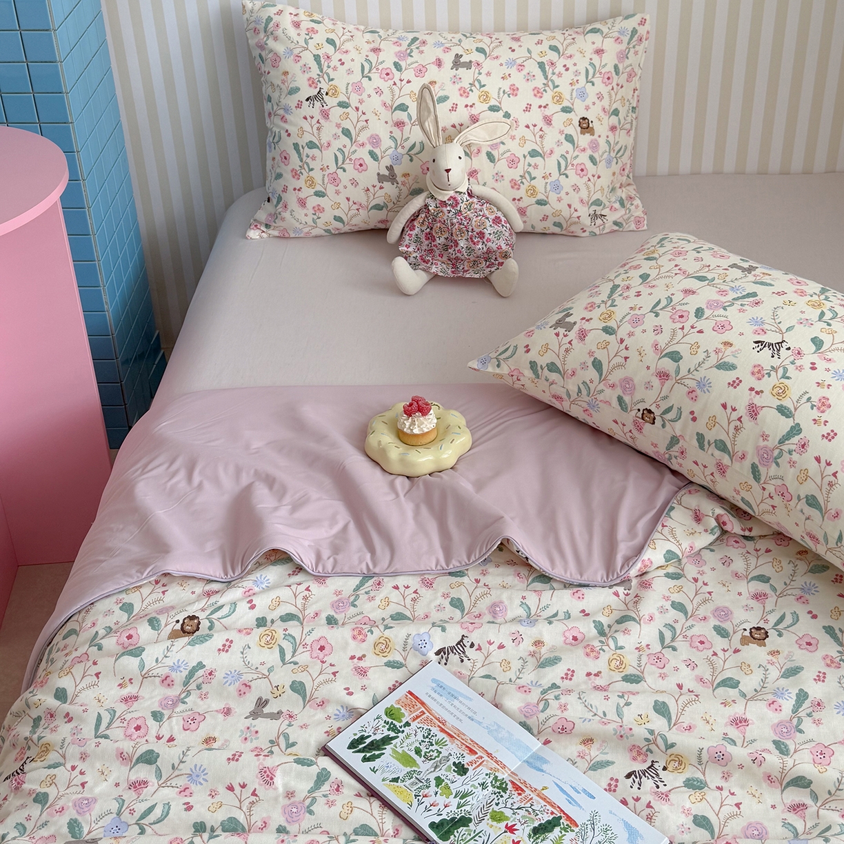 91家纺网 家纺一手货源 找家纺 麦伦家居 2026新品双层纱小冰皮夏被夏凉被空调被 浅夏花藤