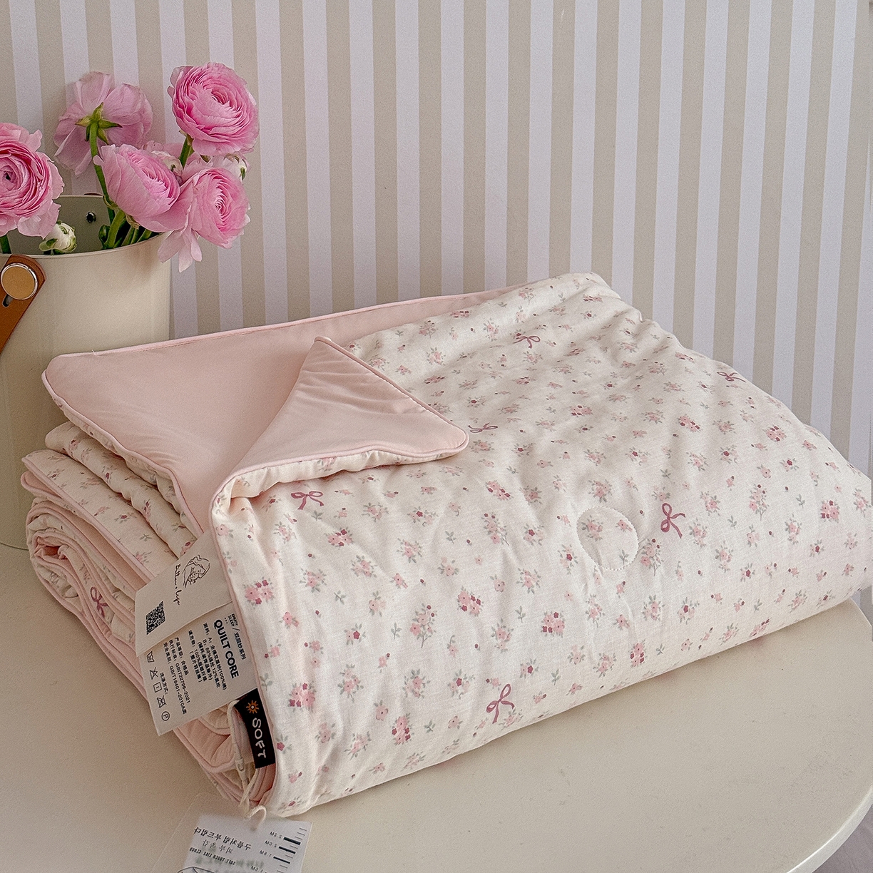 91家纺网 家纺一手货源 找家纺 麦伦家居 2026新品双层纱小冰皮夏被夏凉被空调被 粉蝶结花梦