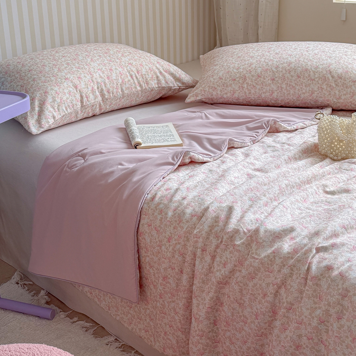 91家纺网 家纺一手货源 找家纺 麦伦家居 2026新品双层纱小冰皮夏被夏凉被空调被 樱花奶冻