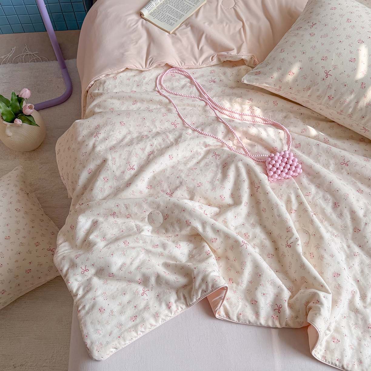 91家纺网 家纺一手货源 找家纺 麦伦家居 2026新品双层纱小冰皮夏被夏凉被空调被 粉蝶结花梦