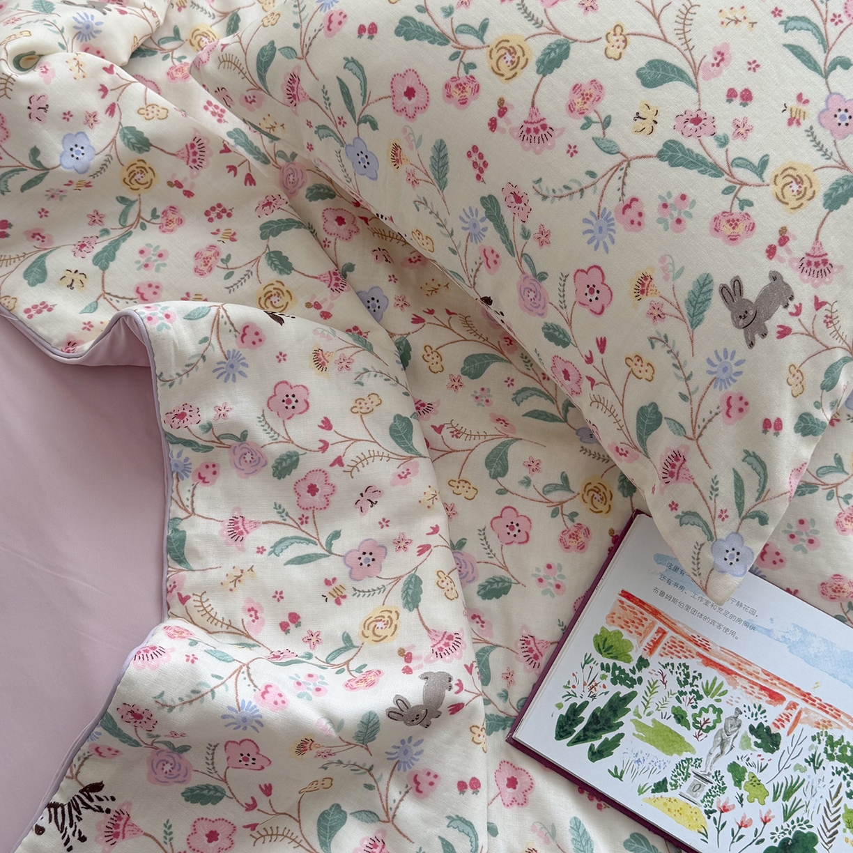 91家纺网 家纺一手货源 找家纺 麦伦家居 2026新品双层纱小冰皮夏被夏凉被空调被 浅夏花藤