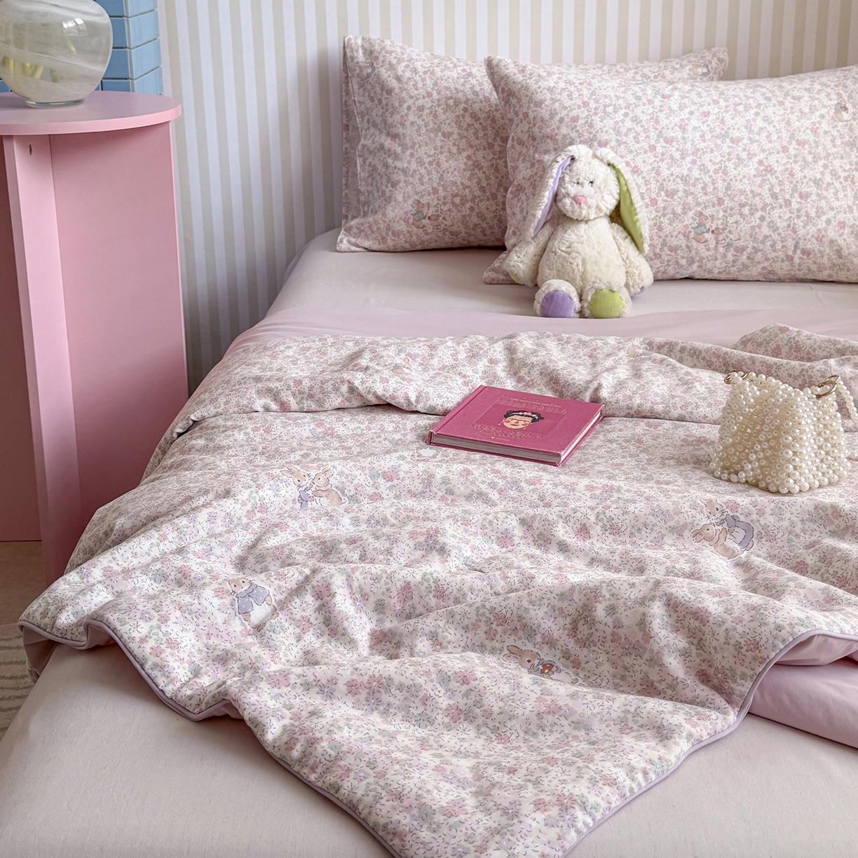 91家纺网 家纺一手货源 找家纺 麦伦家居 2026新品双层纱小冰皮夏被夏凉被空调被 花影兔粉