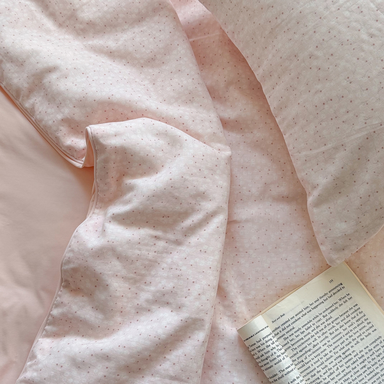 91家纺网 家纺一手货源 找家纺 麦伦家居 2026新品双层纱小冰皮夏被夏凉被空调被 漫天星辰粉