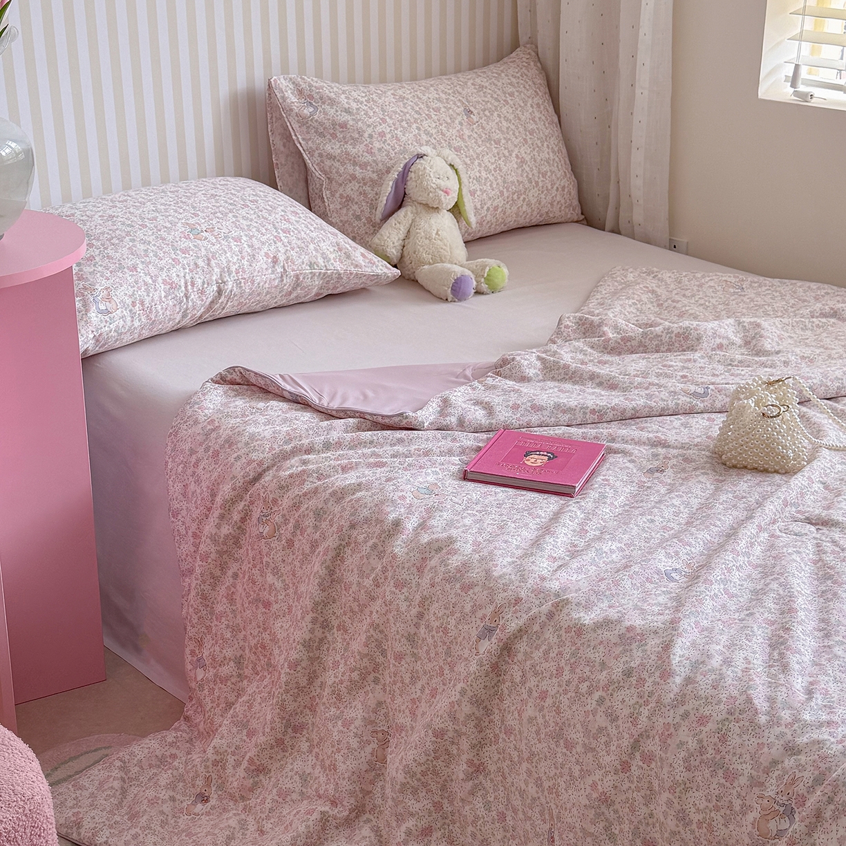 91家纺网 家纺一手货源 找家纺 麦伦家居 2026新品双层纱小冰皮夏被夏凉被空调被 花影兔粉