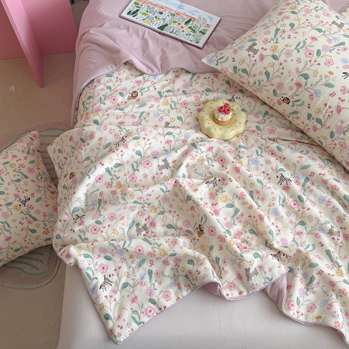 91家纺网 家纺一手货源 找家纺 麦伦家居 2026新品双层纱小冰皮夏被夏凉被空调被 浅夏花藤