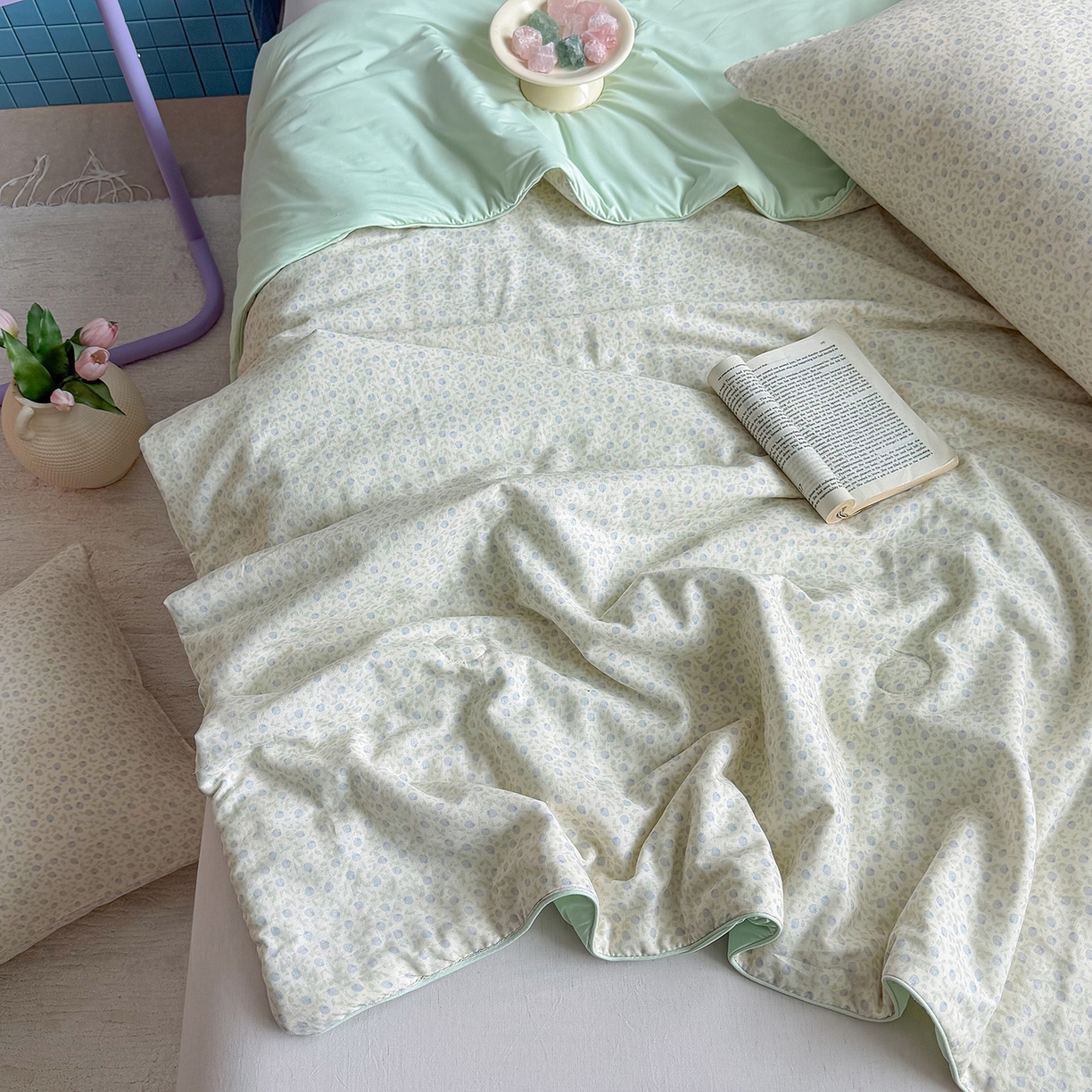 91家纺网 家纺一手货源 找家纺 麦伦家居 2026新品双层纱小冰皮夏被夏凉被空调被 奶绿草莓