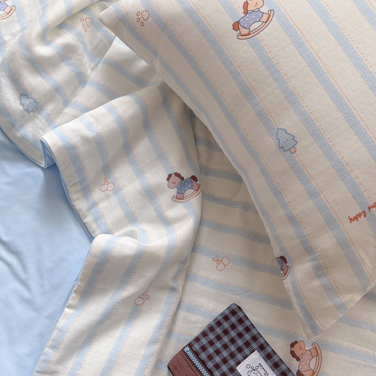 91家纺网 家纺一手货源 找家纺 麦伦家居 2026新品双层纱小冰皮夏被夏凉被空调被 摇摇马蓝