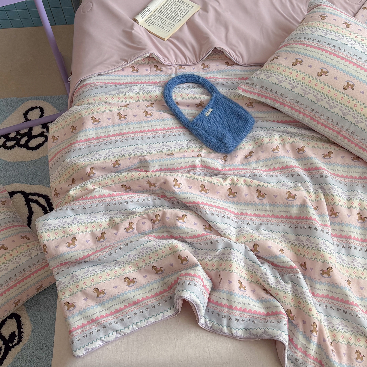 91家纺网 家纺一手货源 找家纺 麦伦家居 2026新品双层纱小冰皮夏被夏凉被空调被 紫色木马