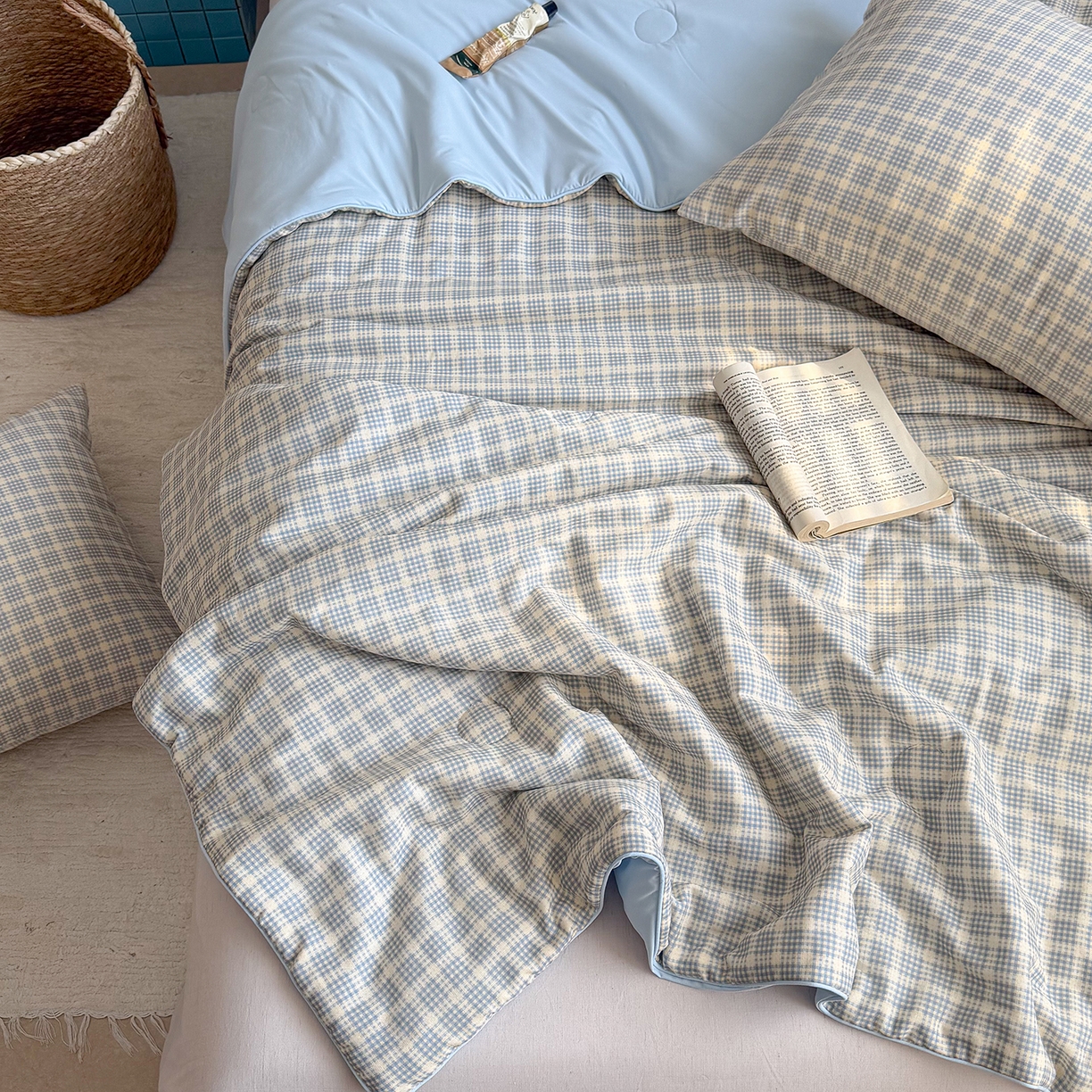 91家纺网 家纺一手货源 找家纺 麦伦家居 2026新品双层纱小冰皮夏被夏凉被空调被 方格蓝