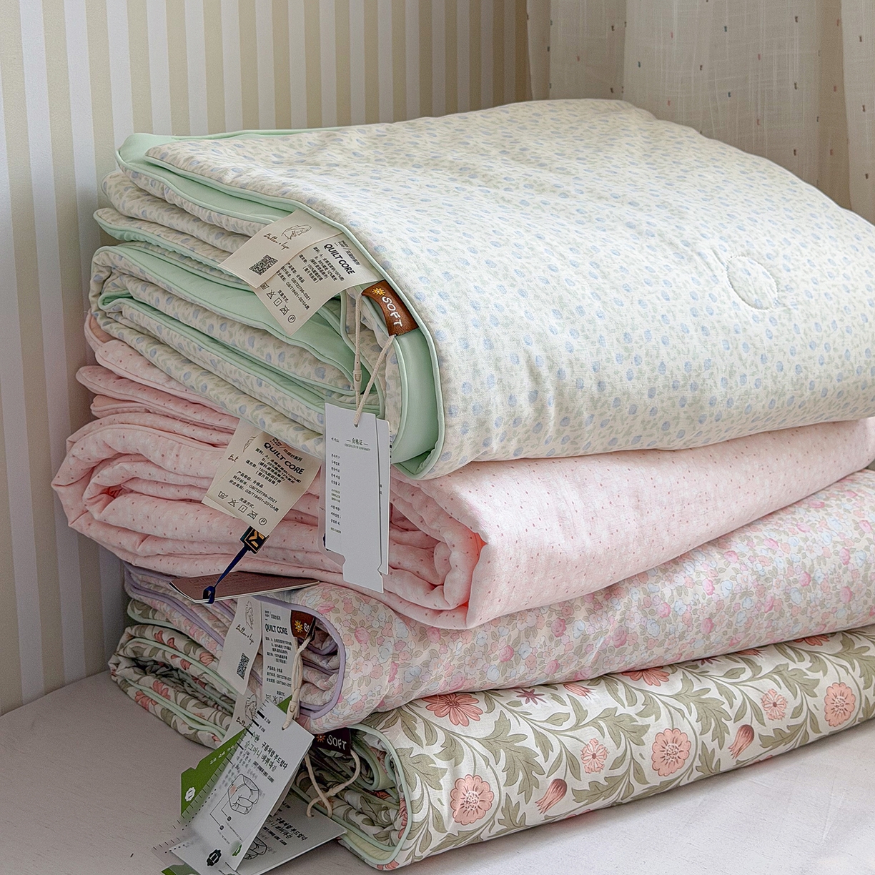 91家纺网 家纺一手货源 找家纺 麦伦家居 2026新品双层纱小冰皮夏被夏凉被空调被 组合图仅供展示不可下单