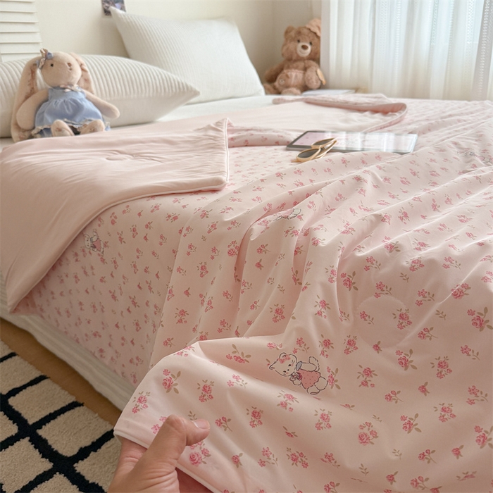 91家纺网 家纺一手货源 找家纺 吾欢心 2026新款仿锦安高克重凉感丝（含氨纶）夏凉被冰激凌空调被凉感小冰皮夏被 甜心小猫