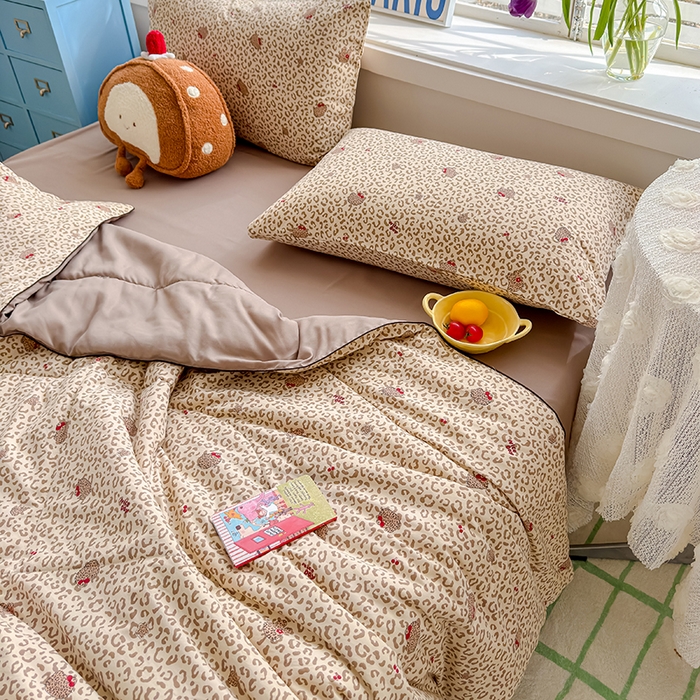 91家纺网 家纺一手货源 找家纺 美派 2026新款古法水洗云朵棉云感纱夏被夏凉被空调被 豹纹樱桃猫