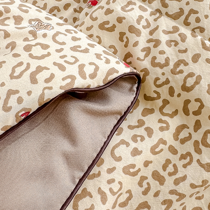 91家纺网 家纺一手货源 找家纺 美派 2026新款古法水洗云朵棉云感纱夏被夏凉被空调被 豹纹樱桃猫