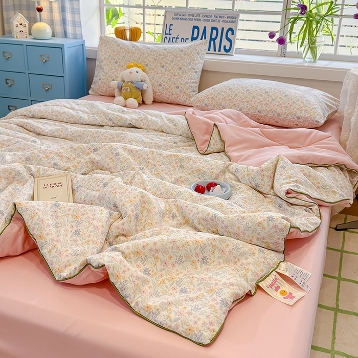 91家纺网 家纺一手货源 找家纺 美派 2026新款古法水洗云朵棉云感纱夏被夏凉被空调被 春日初恋