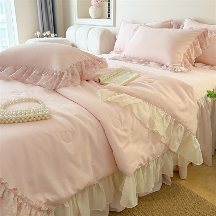 91家纺网 家纺一手货源 找家纺 富盛家纺 2026新款雪纺蕾丝刺绣法式床裙韩版夏凉被空调被夏被四件套 夏被四件套—浪漫主义（粉）
