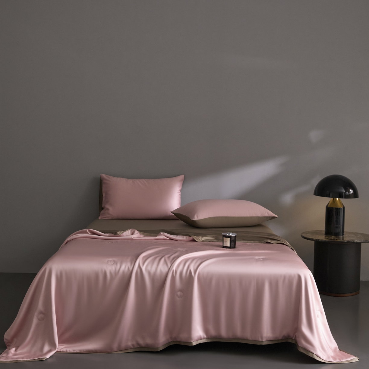 91家纺网 家纺一手货源 找家纺 纪梵茜 2026新品蚕丝被兰精天丝夏被四件套100%蚕丝夏凉被子夏季空调被 豆沙粉