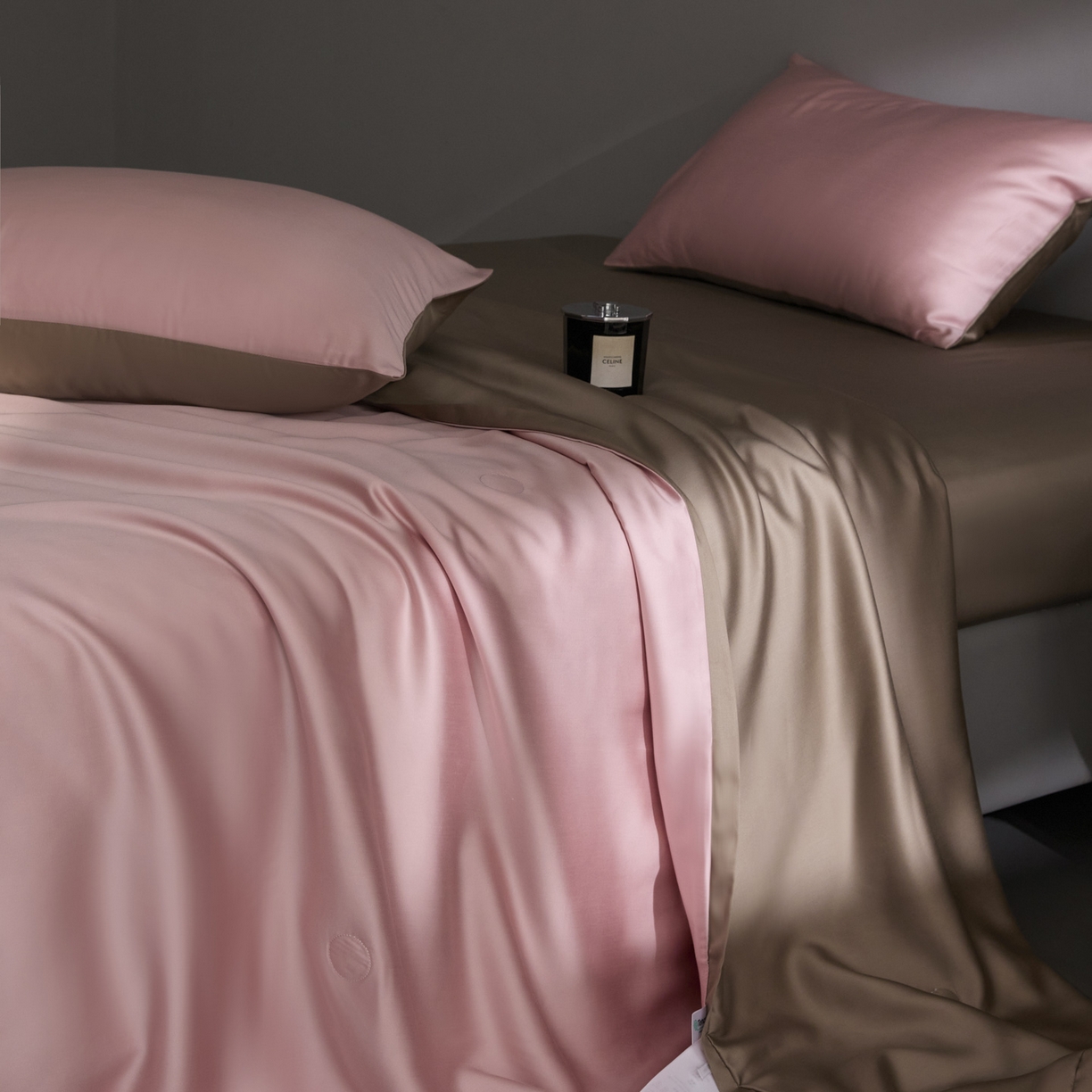 91家纺网 家纺一手货源 找家纺 纪梵茜 2026新品蚕丝被兰精天丝夏被四件套100%蚕丝夏凉被子夏季空调被 豆沙粉