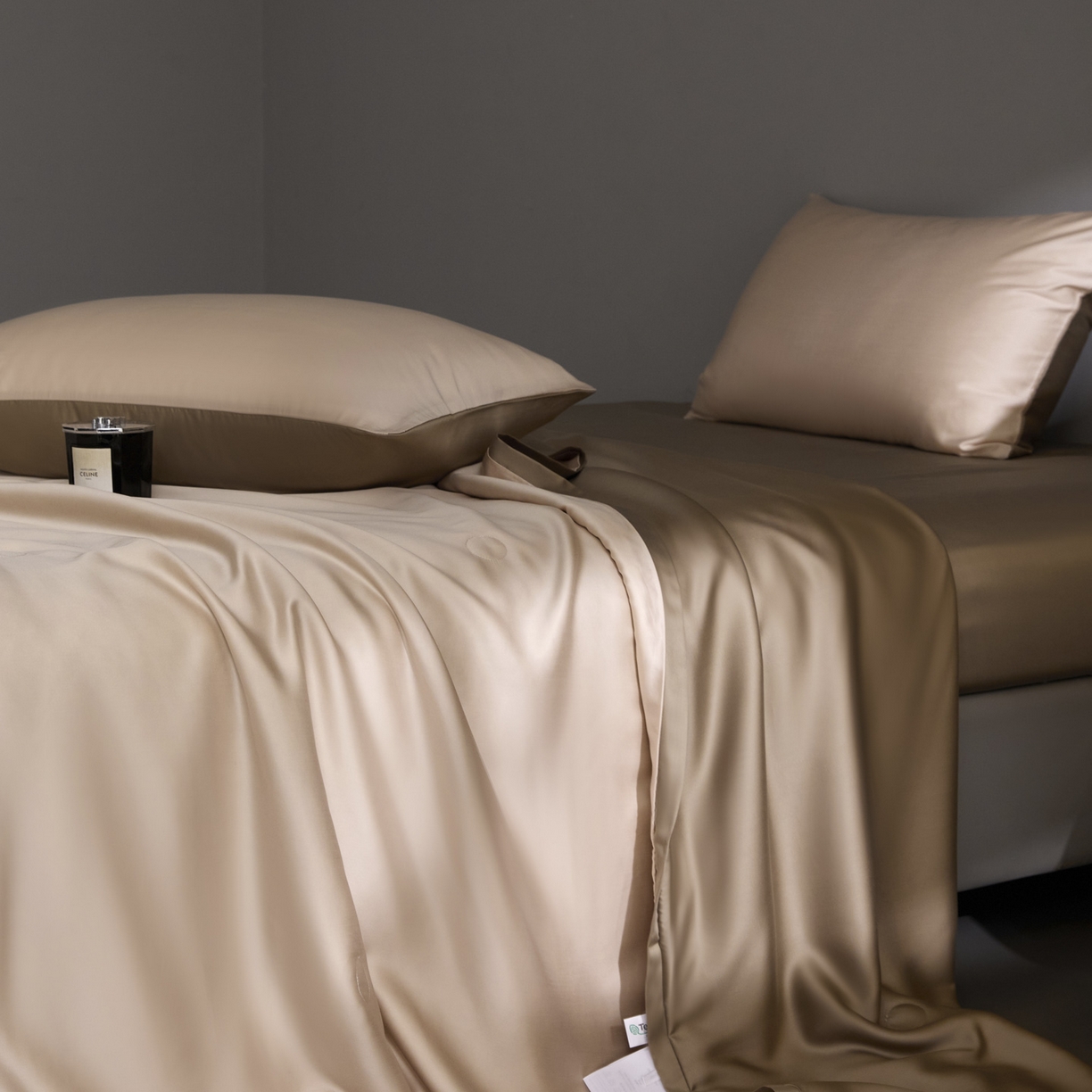 91家纺网 家纺一手货源 找家纺 纪梵茜 2026新品蚕丝被兰精天丝夏被四件套100%蚕丝夏凉被子夏季空调被 藕色