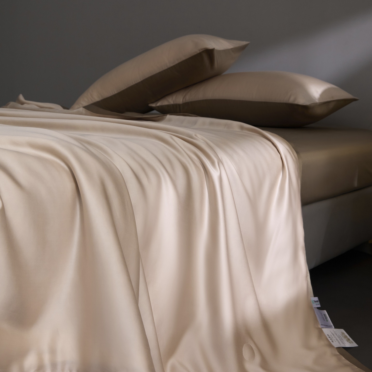 91家纺网 家纺一手货源 找家纺 纪梵茜 2026新品蚕丝被兰精天丝夏被四件套100%蚕丝夏凉被子夏季空调被 藕色