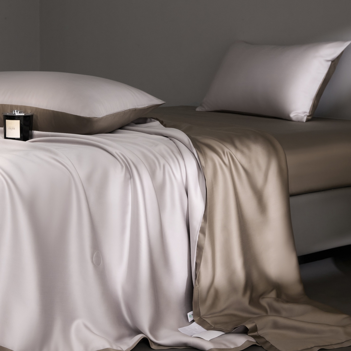 91家纺网 家纺一手货源 找家纺 纪梵茜 2026新品蚕丝被兰精天丝夏被四件套100%蚕丝夏凉被子夏季空调被 灰色