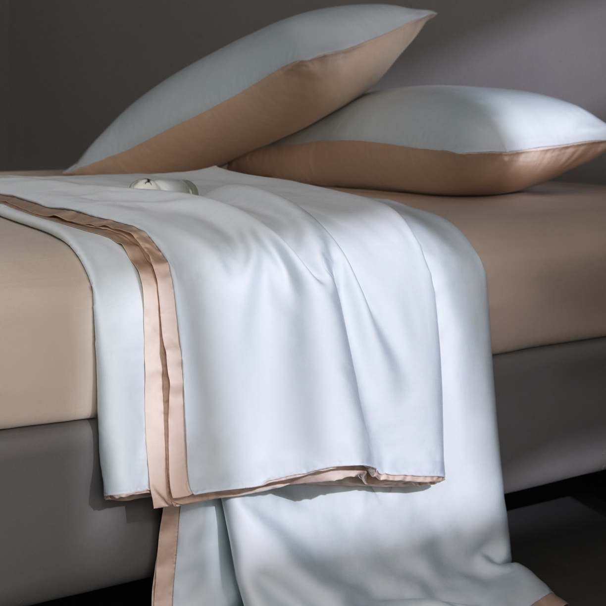 91家纺网 家纺一手货源 找家纺 纪梵茜 2026新品蚕丝被兰精天丝夏被四件套100%蚕丝夏凉被子夏季空调被 浅蓝