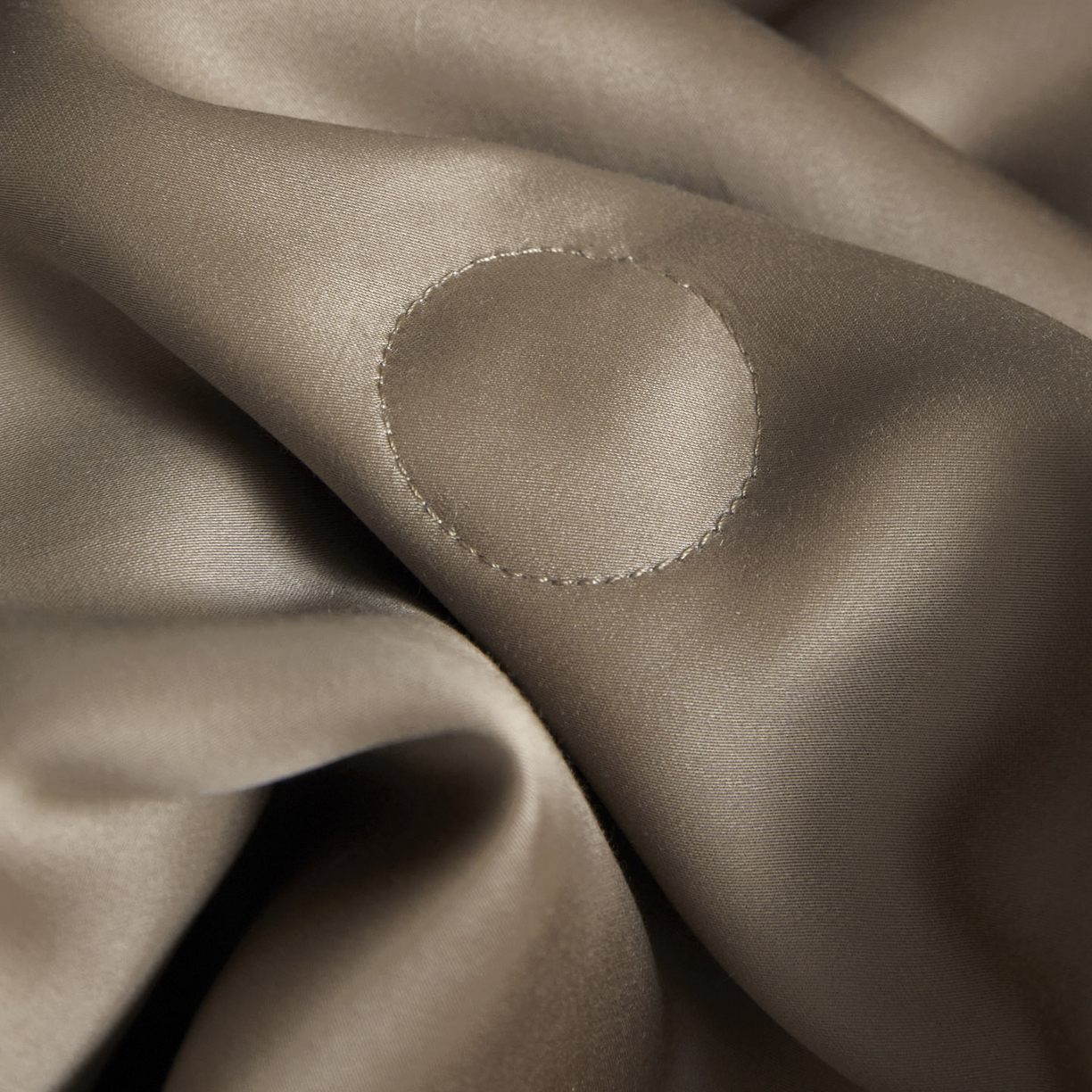 91家纺网 家纺一手货源 找家纺 纪梵茜 2026新品蚕丝被兰精天丝夏被四件套100%蚕丝夏凉被子夏季空调被 咖色