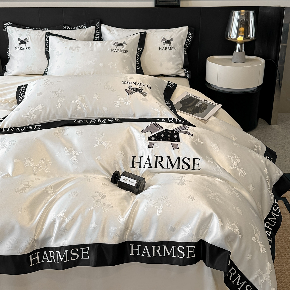 91家纺网 家纺一手货源 找家纺 笙意家纺 2026新款水洗冰丝刺绣宽边四件套-马力全开 马力全开-奶昔白