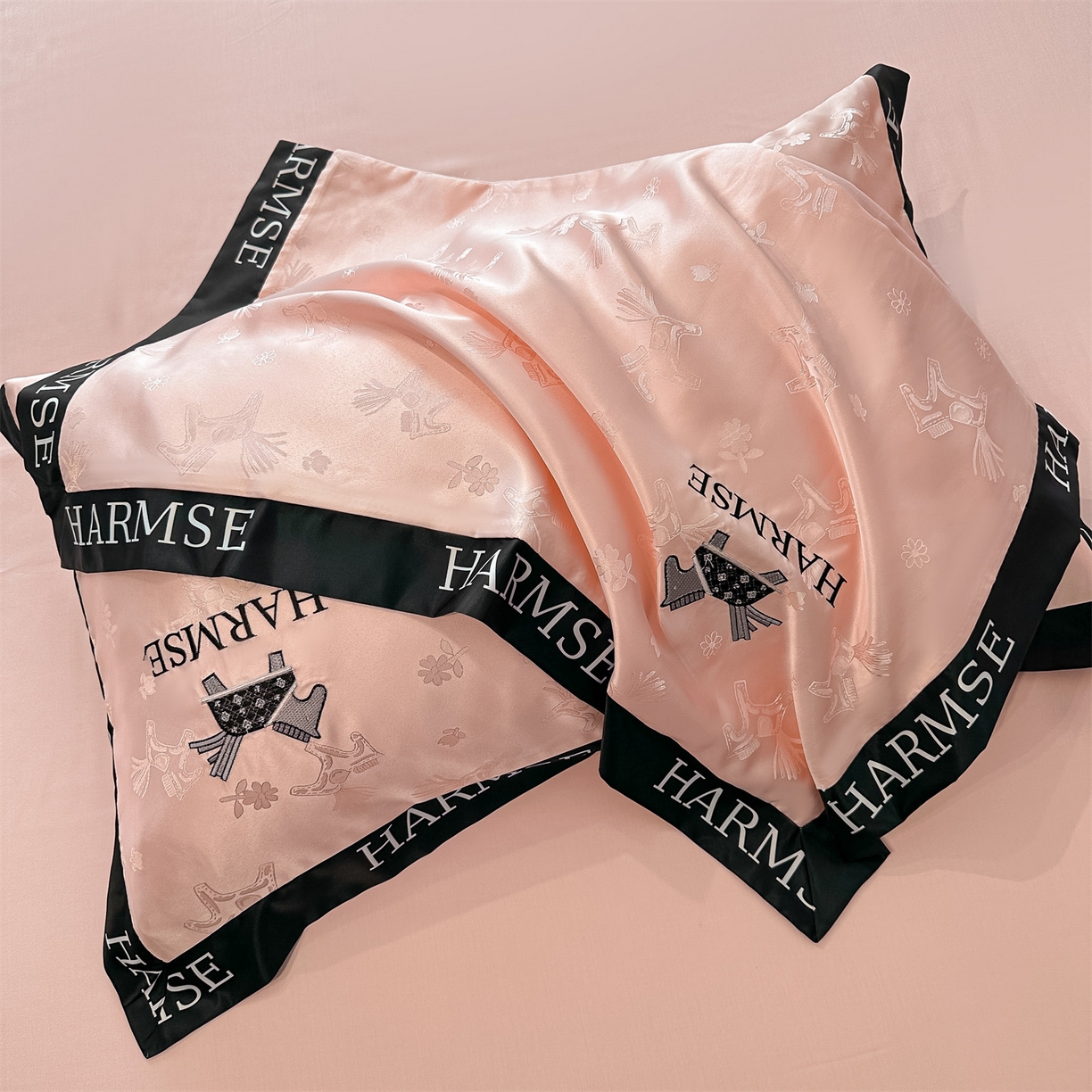 91家纺网 家纺一手货源 找家纺 笙意家纺 2026新款水洗冰丝刺绣宽边四件套-马力全开 马力全开-奶油粉