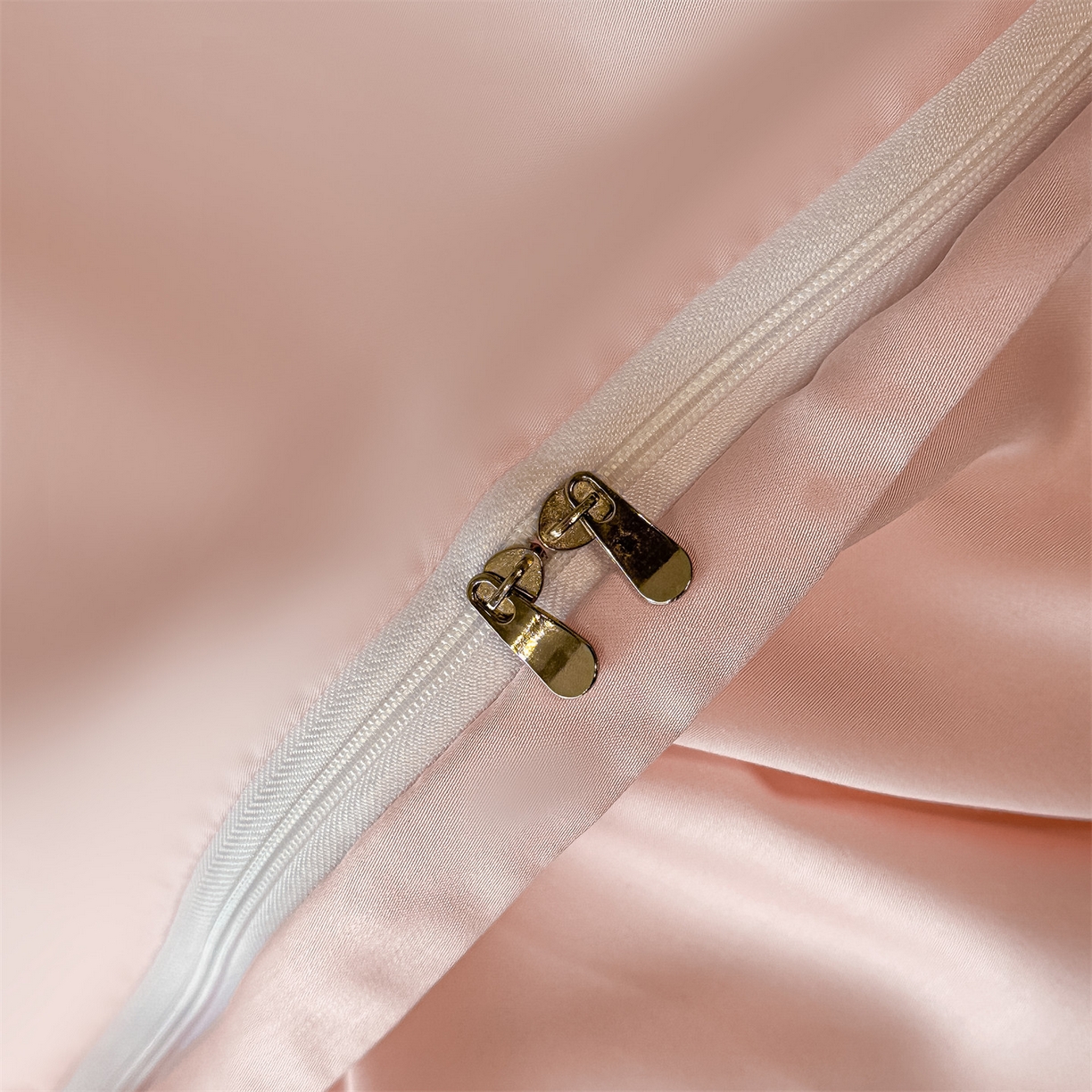 91家纺网 家纺一手货源 找家纺 笙意家纺 2026新款水洗冰丝刺绣宽边四件套-马力全开 马力全开-奶油粉