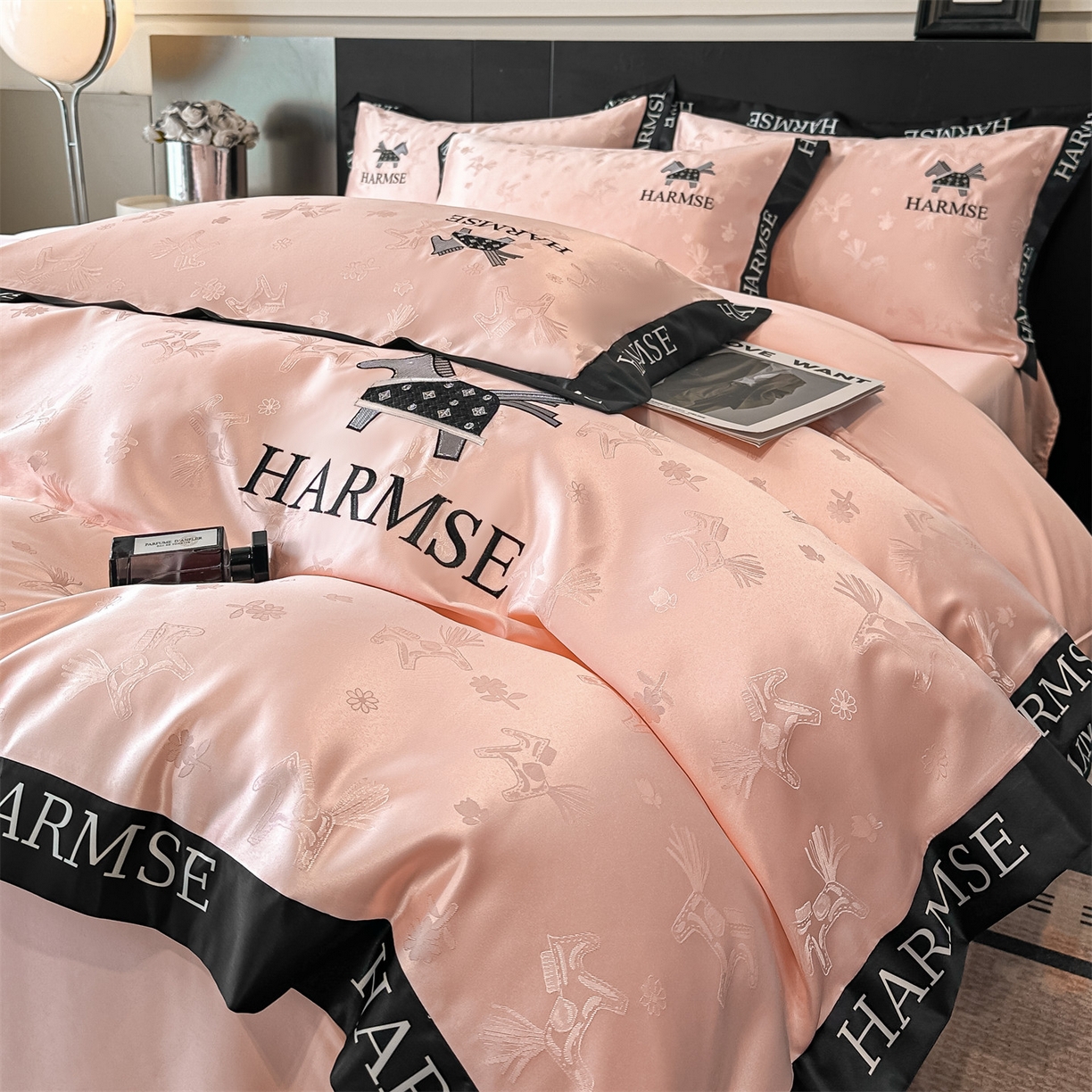 91家纺网 家纺一手货源 找家纺 笙意家纺 2026新款水洗冰丝刺绣宽边四件套-马力全开 马力全开-奶油粉