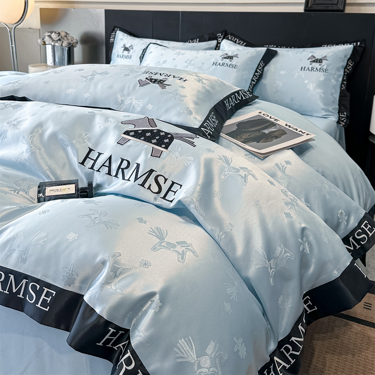 91家纺网 家纺一手货源 找家纺 笙意家纺 2026新款水洗冰丝刺绣宽边四件套-马力全开 马力全开-天空蓝