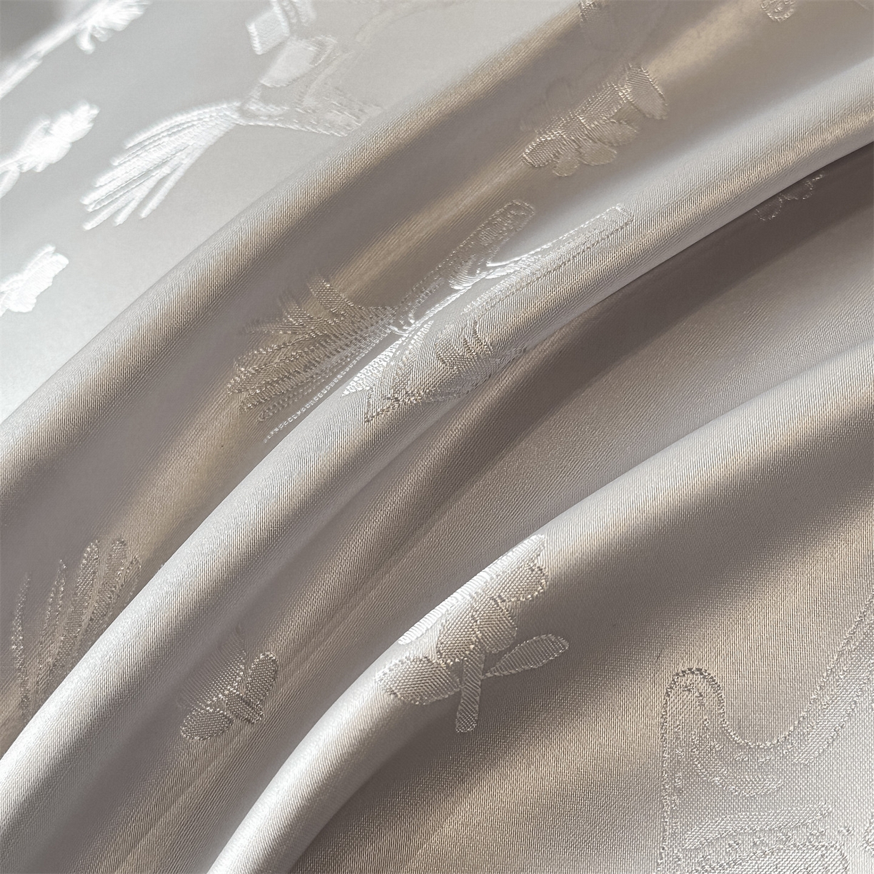 91家纺网 家纺一手货源 找家纺 笙意家纺 2026新款水洗冰丝刺绣宽边四件套-马力全开 马力全开-山灰