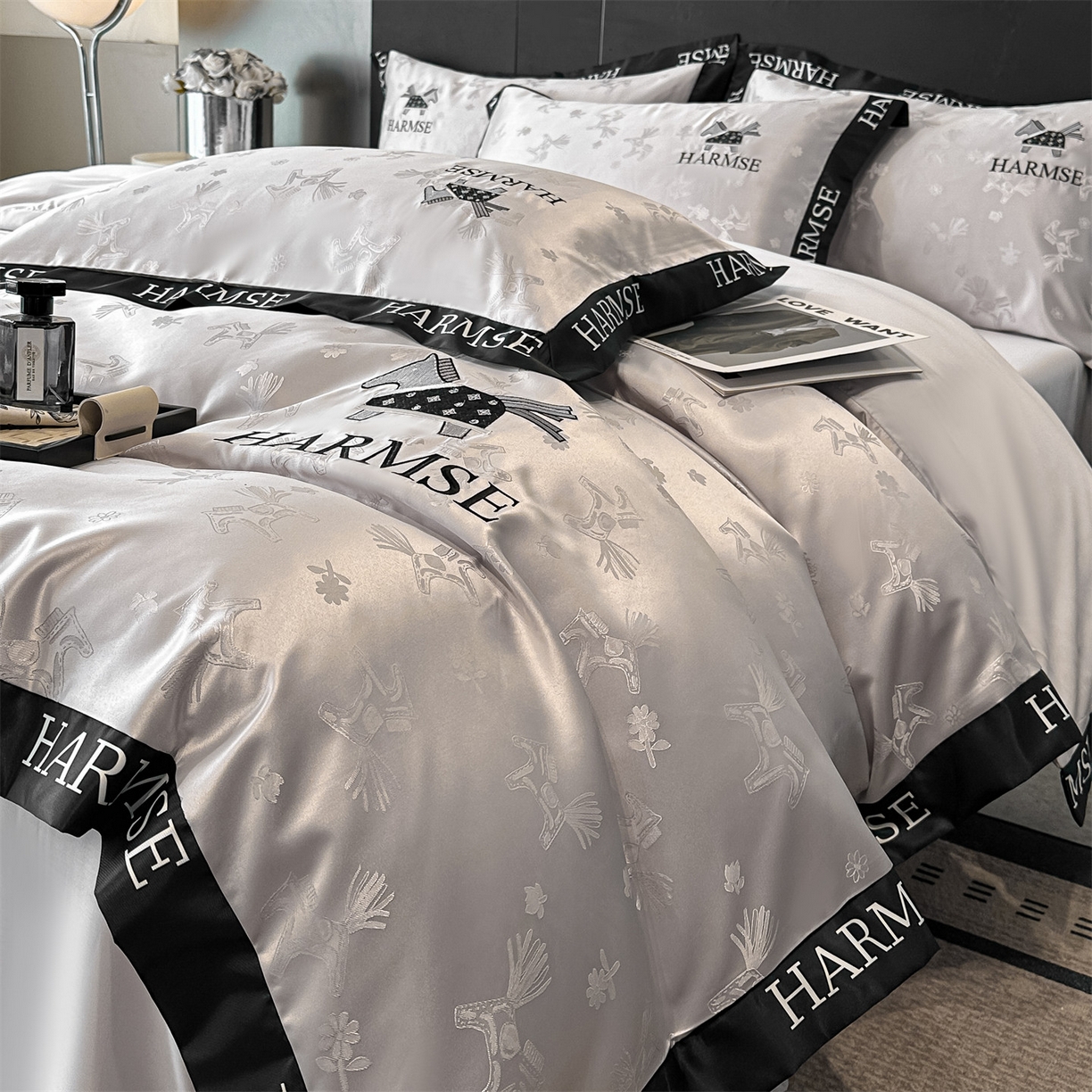 91家纺网 家纺一手货源 找家纺 笙意家纺 2026新款水洗冰丝刺绣宽边四件套-马力全开 马力全开-山灰