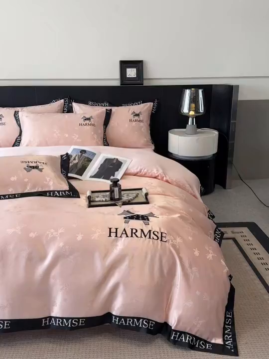 91家纺网 家纺一手货源 找家纺 笙意家纺 2026新款水洗冰丝刺绣宽边四件套-马力全开 马力全开-奶油粉