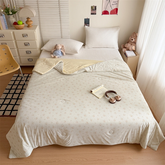 91家纺网 家纺一手货源 找家纺 吾欢心 2026新款仿锦安高克重凉感丝（含氨纶）夏凉被冰激凌空调被凉感小冰皮夏被 薄荷花絮